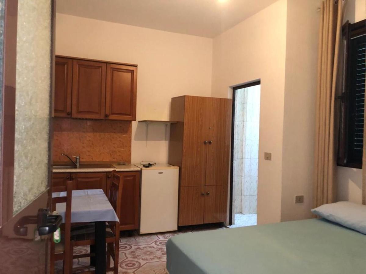 Vila Osmenaj Rent Room Or Apartment Vlorë 外观 照片