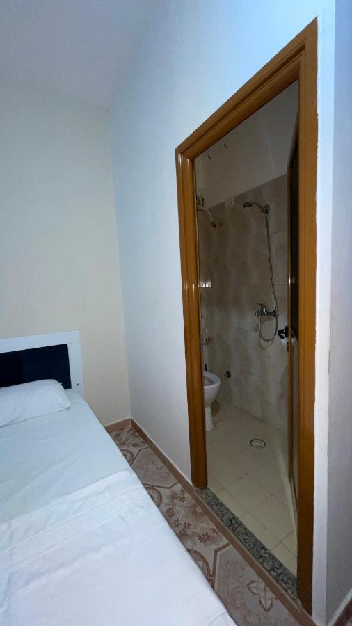 Vila Osmenaj Rent Room Or Apartment Vlorë 外观 照片