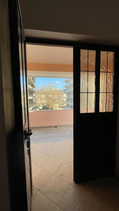 Vila Osmenaj Rent Room Or Apartment Vlorë 外观 照片