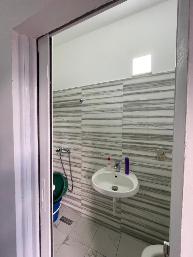 Vila Osmenaj Rent Room Or Apartment Vlorë 外观 照片