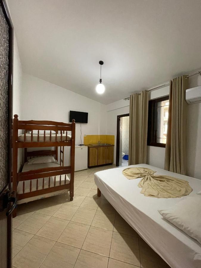 Vila Osmenaj Rent Room Or Apartment Vlorë 外观 照片