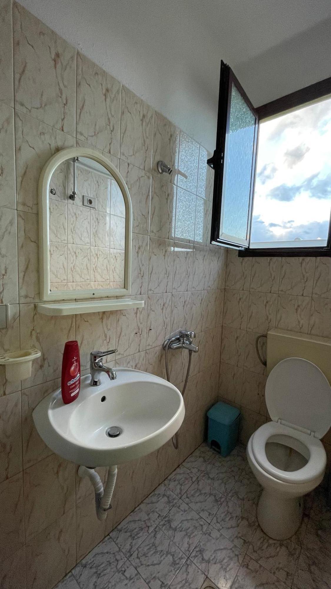 Vila Osmenaj Rent Room Or Apartment Vlorë 外观 照片